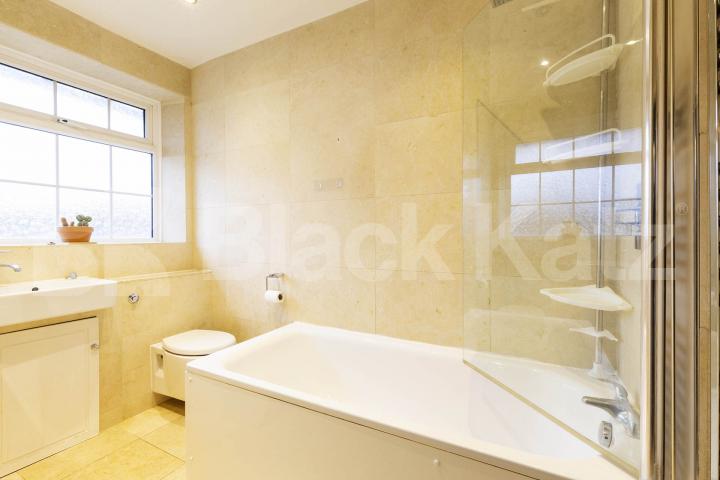 			3 Bedroom, 1 bath, 1 reception House			 Wormholt Road, Shepherds Bush